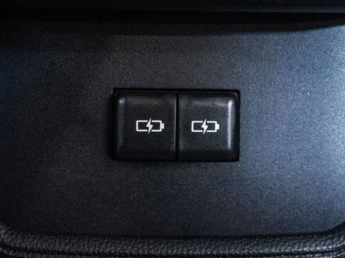 Certified 2025 Toyota Highlander XLE image 34