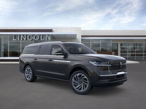 New 2026 Lincoln Navigator L Reserve image 7