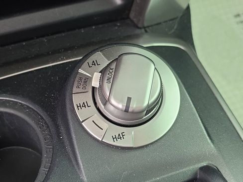 Used 2021 Toyota 4Runner Limited AWD/4WD image 34