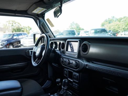 Used 2018 Jeep Wrangler Unlimited Sport AWD/4WD image 14