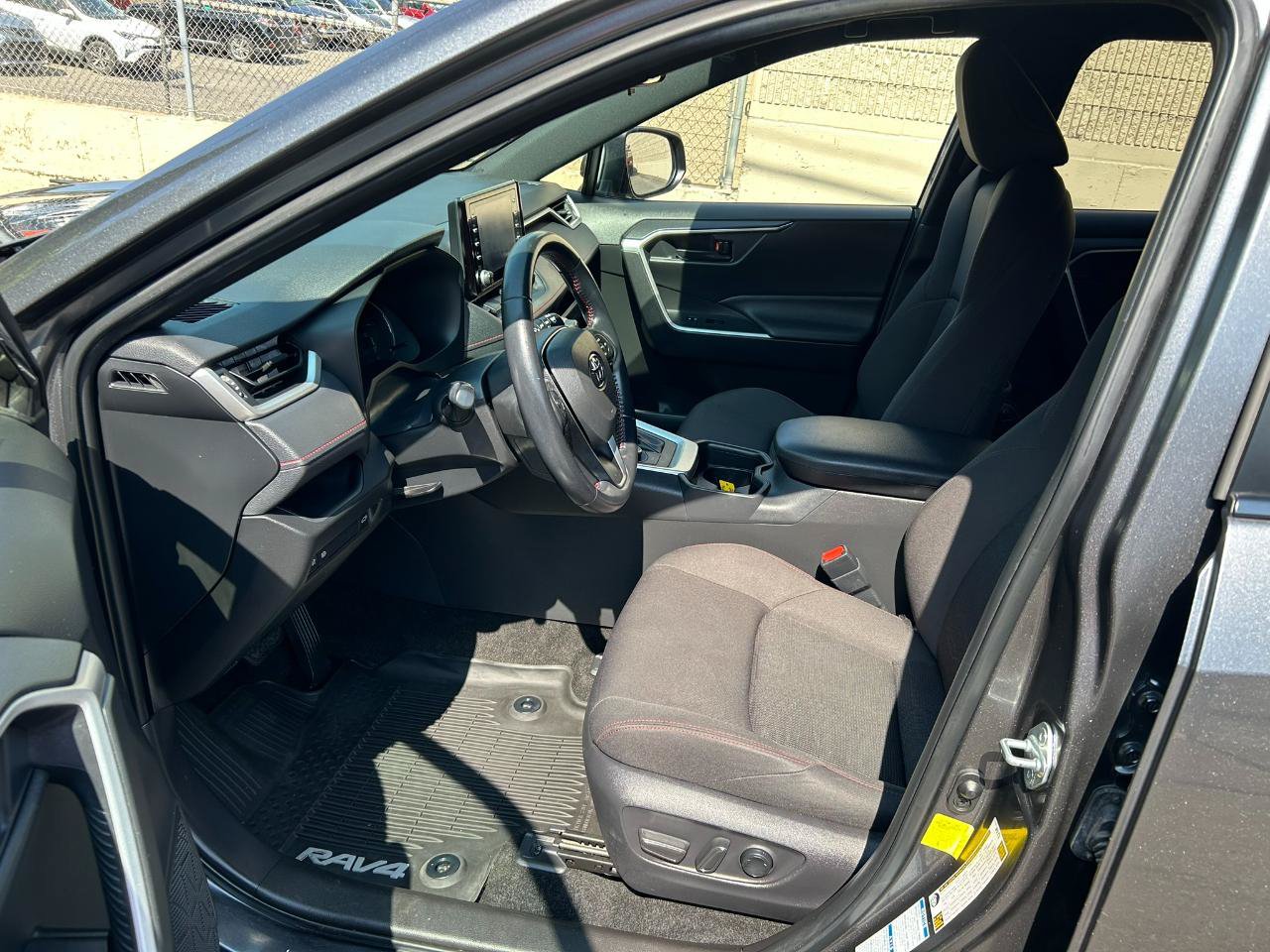 Used 2021 Toyota RAV4 SE AWD/4WD image 9