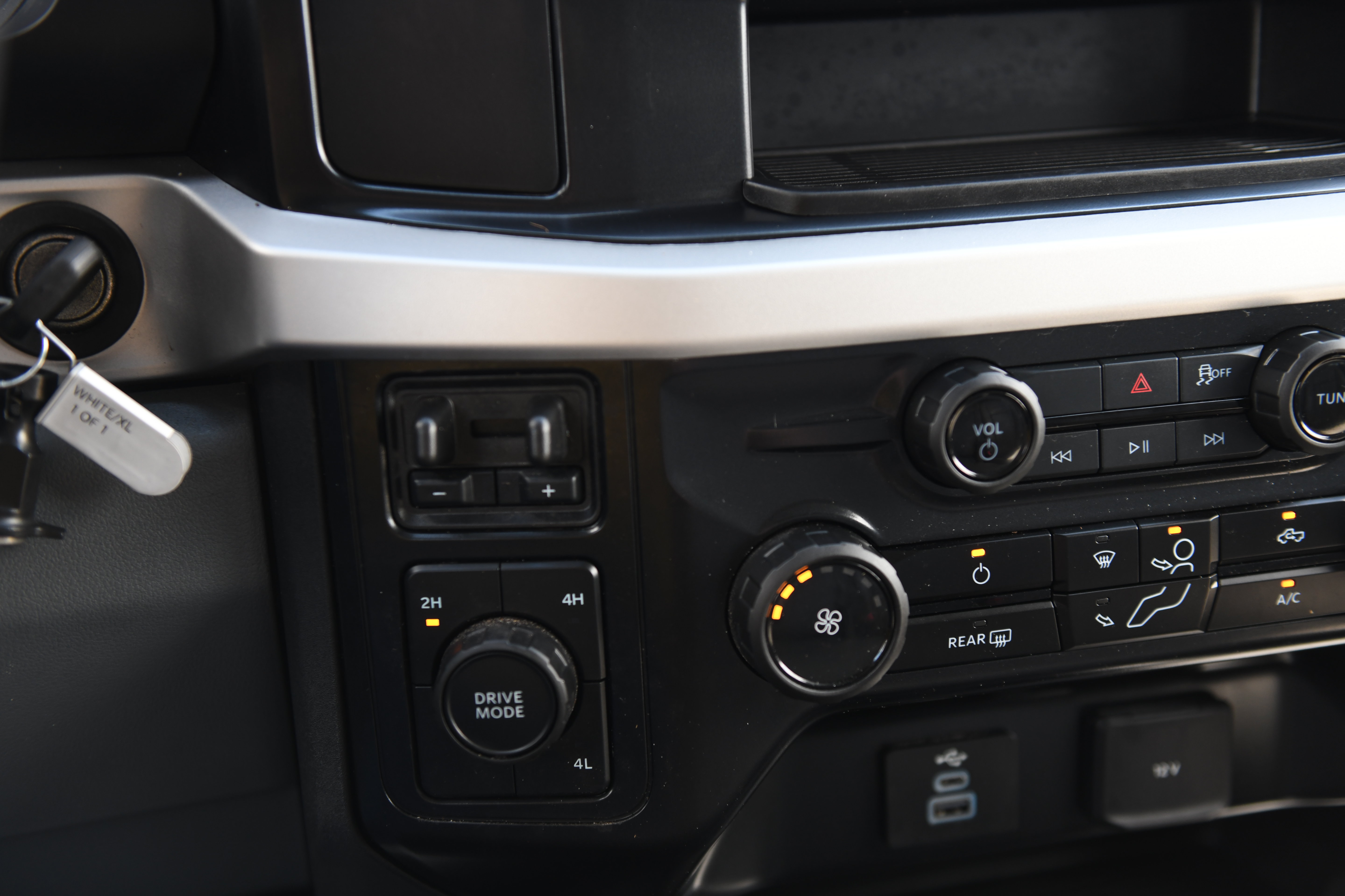 Used 2026 Ford F550 4x4 Crew Cab image 32