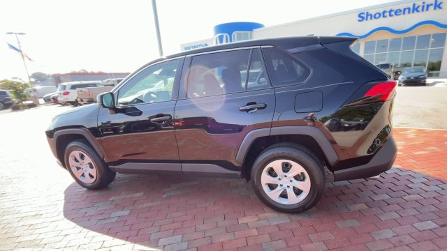 Used 2023 Toyota RAV4 LE FWD image 7
