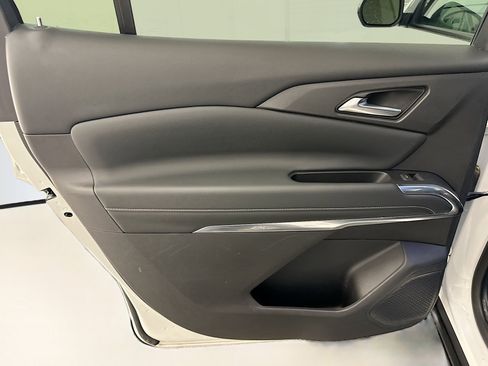 Used 2025 Chevrolet Traverse LT AWD/4WD image 27