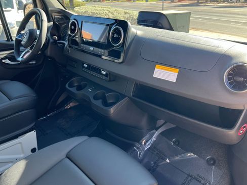 New 2026 Mercedes-Benz Sprinter 2500 image 22