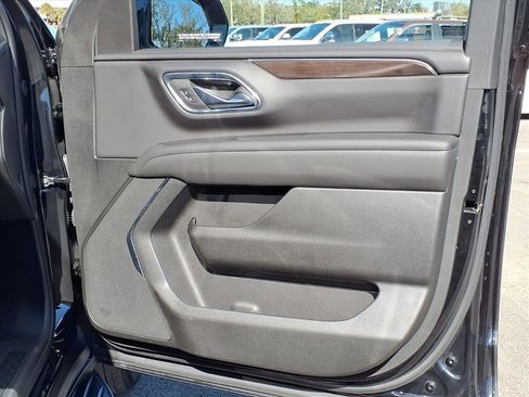 Used 2024 GMC Yukon XL SLE image 12