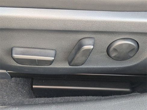 Used 2025 MAZDA MAZDA3 Hatchback w/Premium Plus Pkg image 15