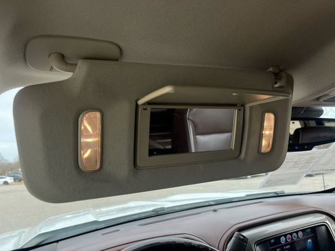 Used 2018 Chevrolet Silverado 1500 High Country image 20