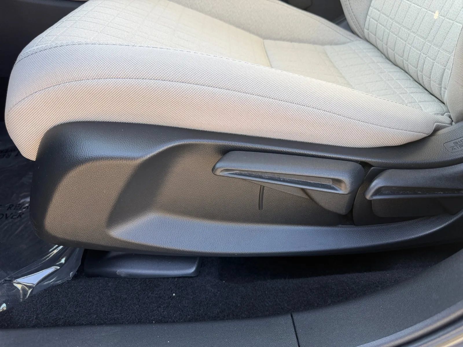 Used 2025 Honda HR-V LX image 17