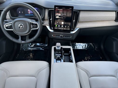 Certified 2026 Volvo XC90 B6 Plus w/ Protection Package Premier AWD/4WD image 3