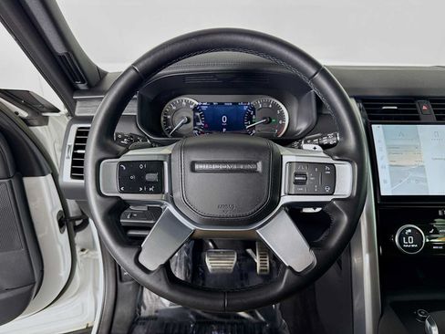Used 2023 Land Rover Discovery Metropolitan Edition AWD/4WD image 11