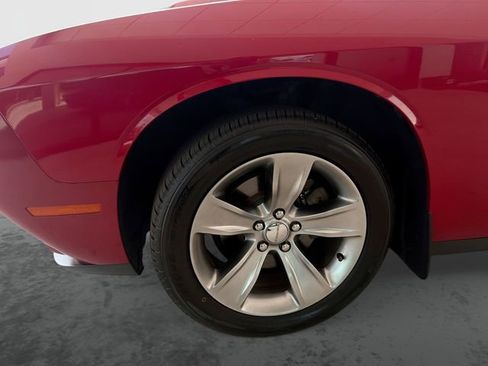 Used 2016 Dodge Challenger SXT RWD image 25