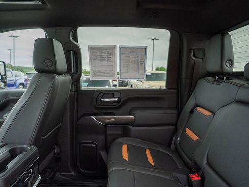 Used 2022 GMC Sierra 2500 AT4 w/ AT4 Premium Plus Package AWD/4WD image 37