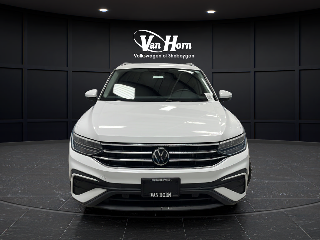 Used 2022 Volkswagen Tiguan SE AWD/4WD image 2