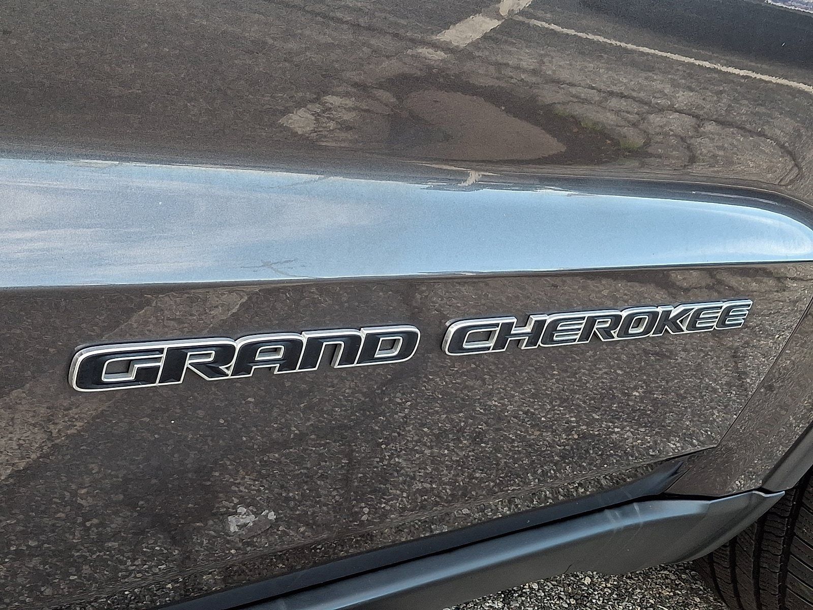 Used 2019 Jeep Grand Cherokee Limited AWD/4WD image 32
