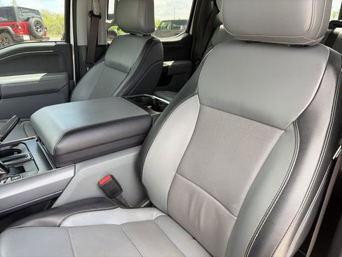 Used 2023 Ford F150 Lariat w/ Trailer Tow Package image 12