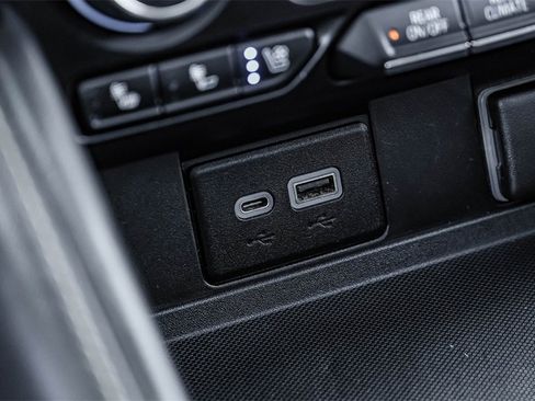 Used 2021 Chevrolet Suburban Premier w/ Premium Package image 24