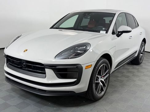 Certified 2024 Porsche Macan S AWD/4WD image 1