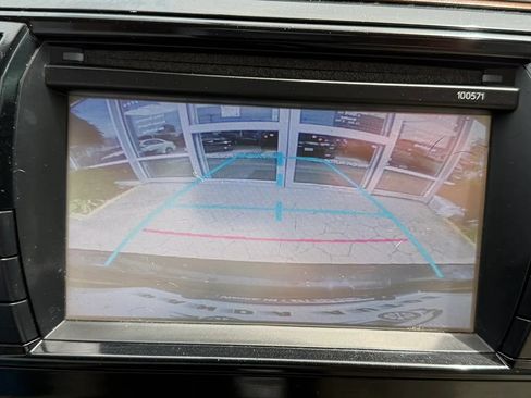 Used 2016 Toyota Corolla LE FWD image 17