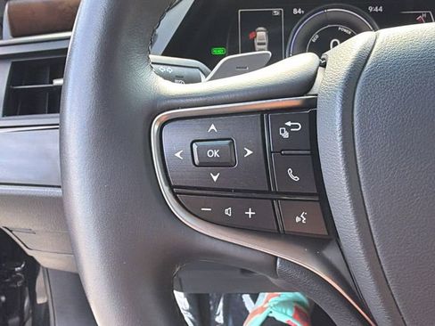 Used 2022 Lexus ES 300h w/ Premium Package image 21