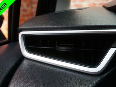 Used 2020 Toyota Corolla LE image 23