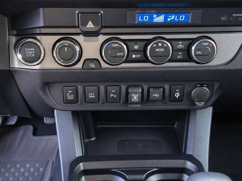 Used 2021 Toyota Tacoma TRD Off-Road w/ Technology Package AWD/4WD image 24
