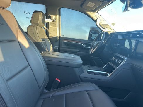 Used 2024 GMC Sierra 2500 Denali w/ Technology Package image 43