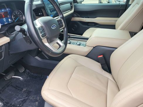 Used 2022 Ford Expedition Limited AWD/4WD image 12
