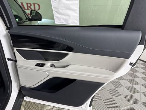 New 2026 Lincoln Nautilus Premier image 24