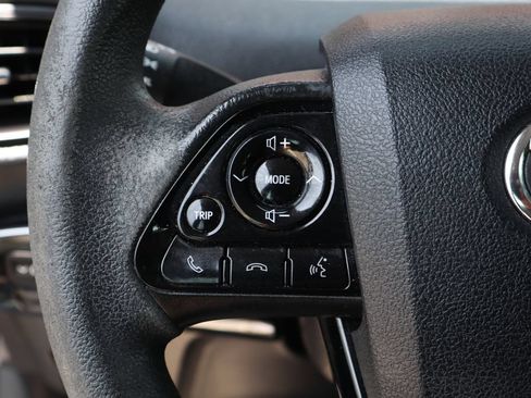 Used 2020 Toyota Prius LE FWD image 24
