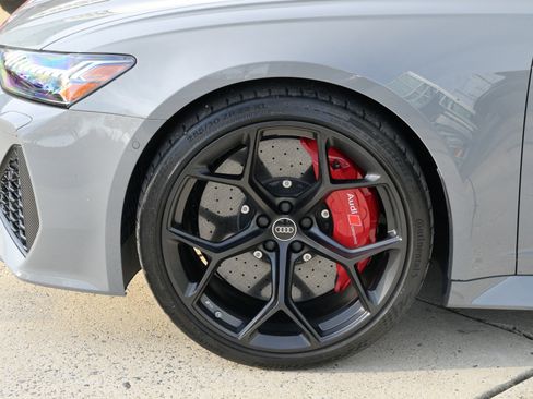 Used 2025 Audi RS 6 performance image 9