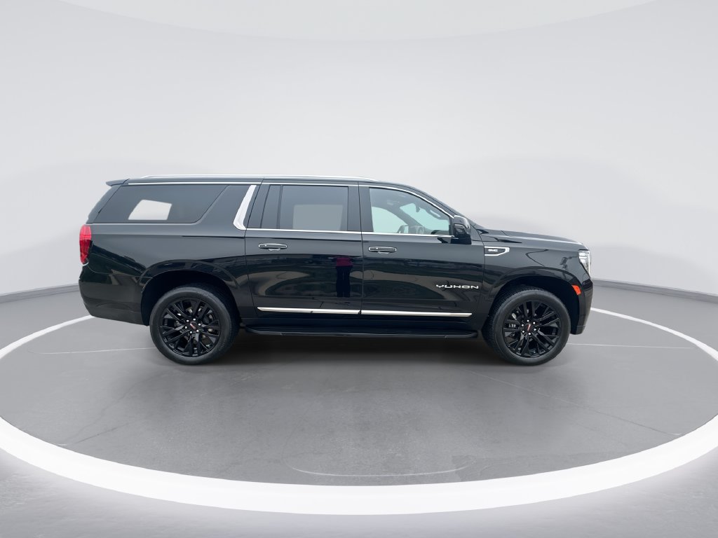 Certified 2024 GMC Yukon XL SLT w/ SLT Luxury Package AWD/4WD image 9