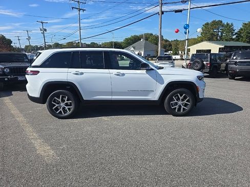 New 2025 Jeep Grand Cherokee Limited image 8