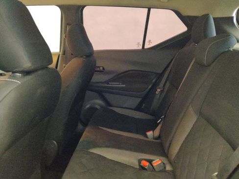 Used 2020 Nissan Kicks S image 18