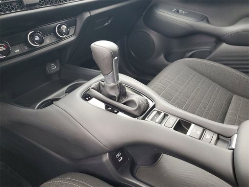 Certified 2025 Honda HR-V LX image 28