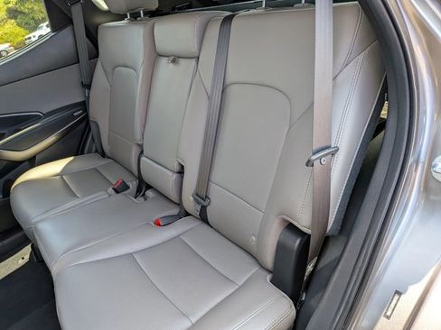 Used 2017 Hyundai Santa Fe Sport FWD image 17
