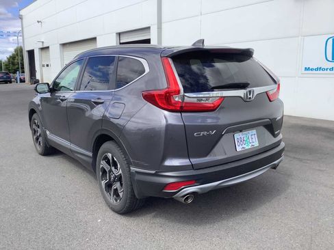 Used 2018 Honda CR-V Touring image 3