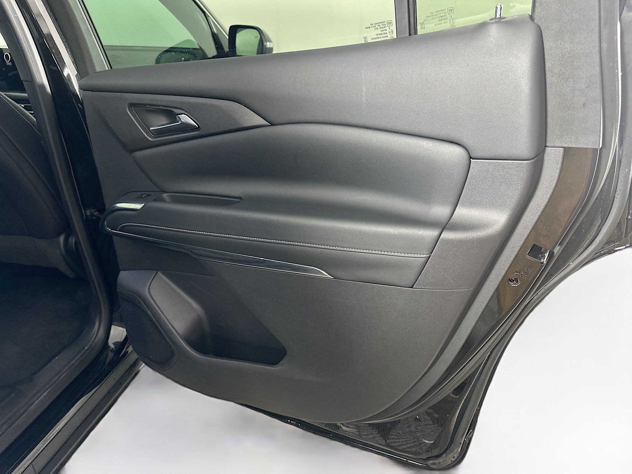 Used 2025 Chevrolet Traverse LT AWD/4WD image 31