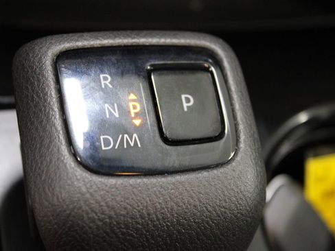 Used 2023 Nissan Rogue SV AWD/4WD image 30