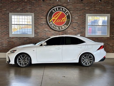 Used 2017 Lexus IS 200t image 9