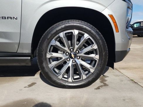 New 2026 Chevrolet Suburban High Country image 19