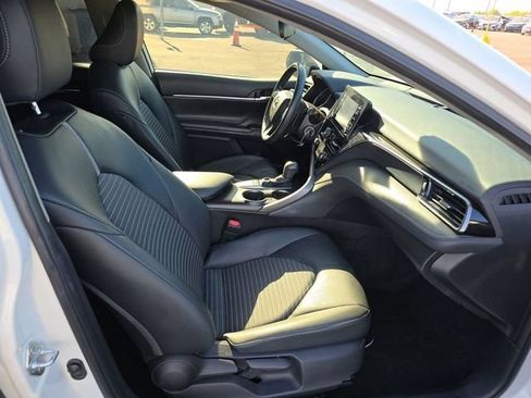 Used 2022 Toyota Camry SE FWD image 10