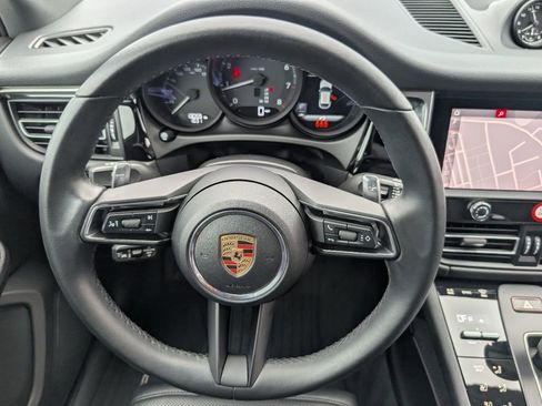 Certified 2024 Porsche Macan AWD/4WD image 21