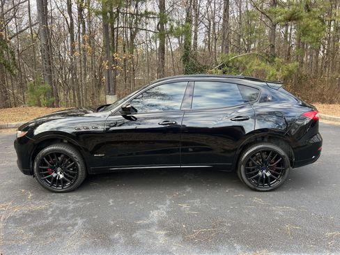 Used 2018 Maserati Levante GranSport image 8