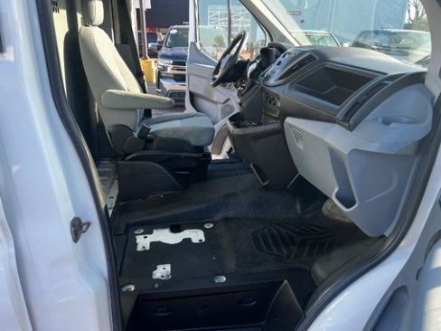 Used 2016 Ford Transit 250 130 Medium Roof RWD image 18