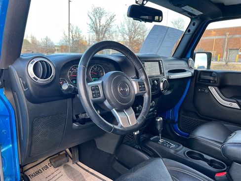 Used 2015 Jeep Wrangler Unlimited Sport image 13