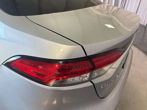 Used 2020 Toyota Corolla LE image 10