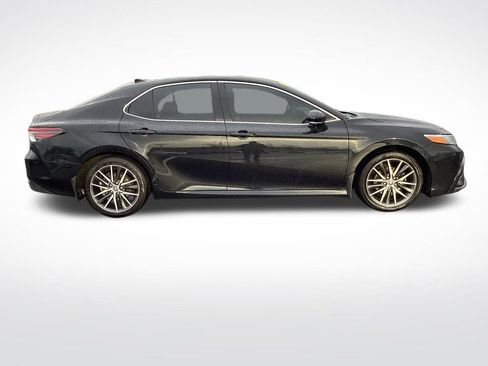 Used 2023 Toyota Camry XLE FWD image 12