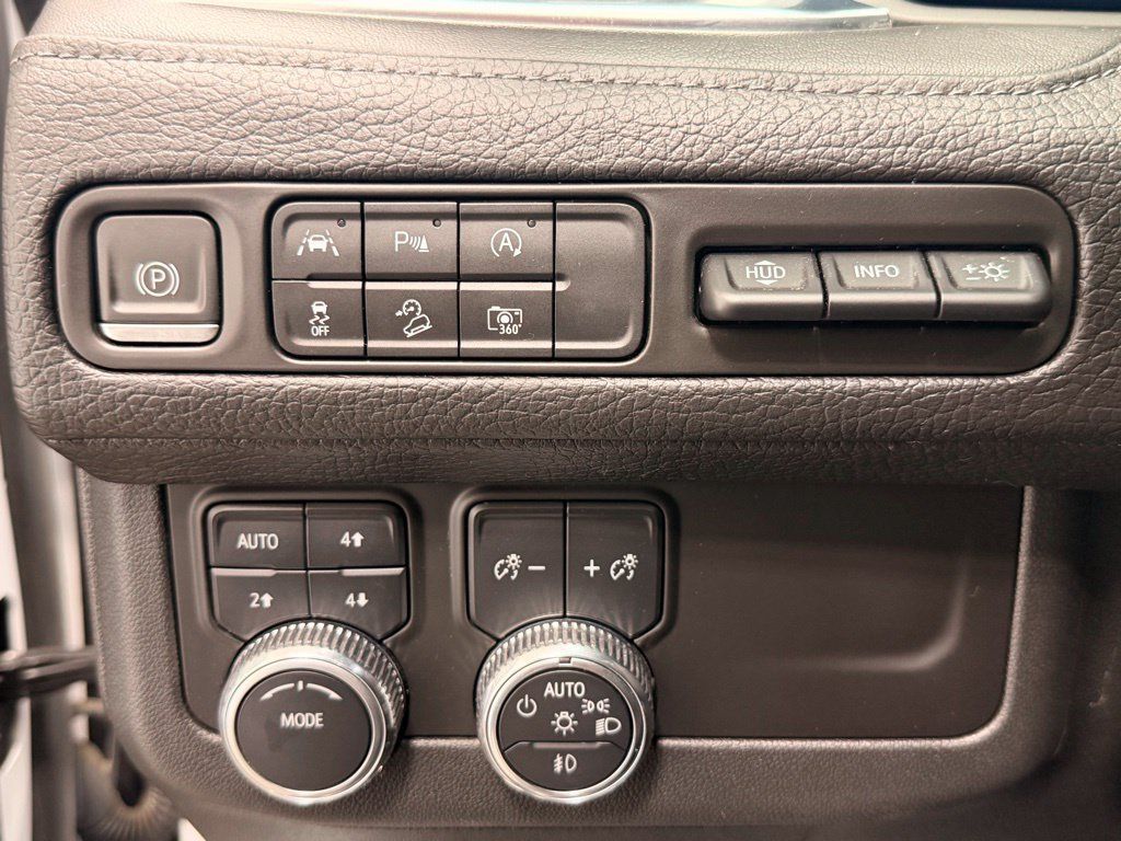 Used 2023 GMC Yukon Denali AWD/4WD image 24
