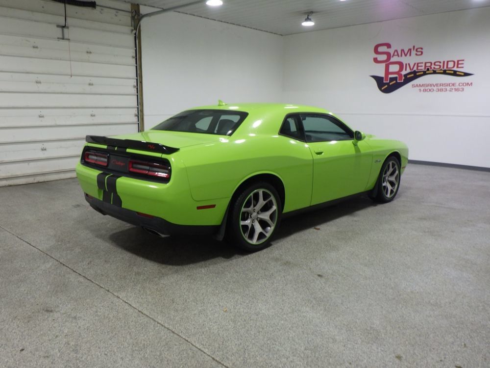 Used 2015 Dodge Challenger R/T Plus RWD image 4